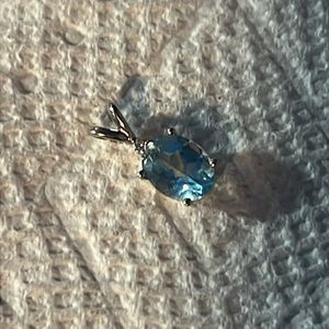 14k white gold with stone